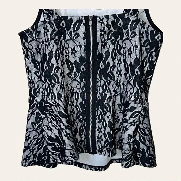 0864. EXPRESS TANK TOP LIKE BLOUSE FULL ZIPPER IN BACK LACE OVERLAY SIZE‎ XS - Picture 9 of 10